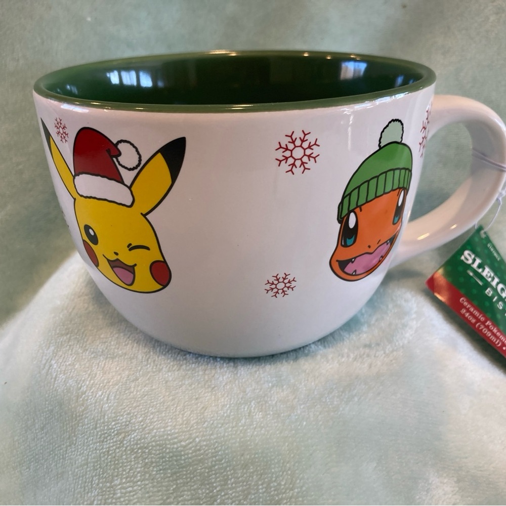 New with Tag Pokemon 24 oz Ceramic Holiday Mug Bowl Pikachu Squirtle Charmander